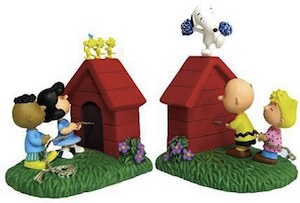 Snoopy Bookends tug of war from the peanuts cartoons