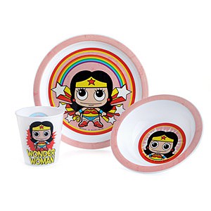 Wonder Woman Dinnerware Set